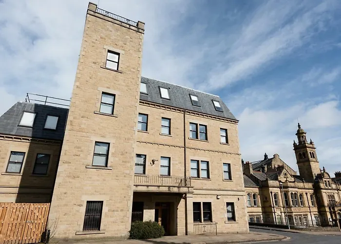 Halifax House, Studio Apartment 214